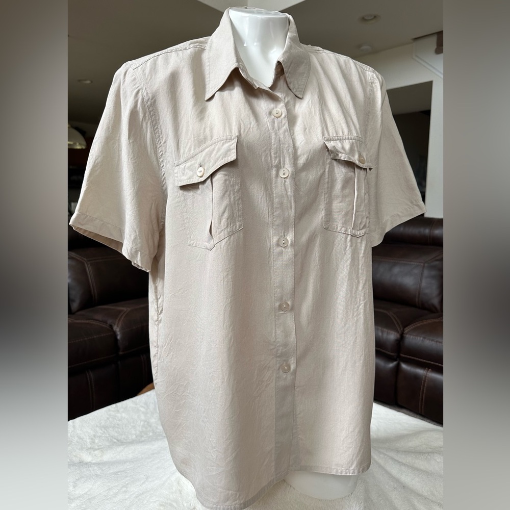 Laura Scott short sleeve 100% silk blouse